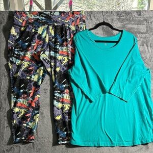 Colorful Abstract Leggings and Teal three-quarter inch Sleeve Top size 22/24